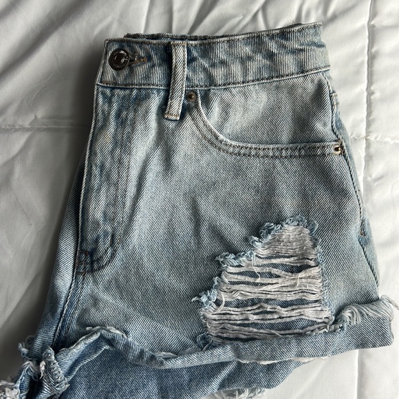 Forever 21 Denim Shorts - Picture 4 of 4